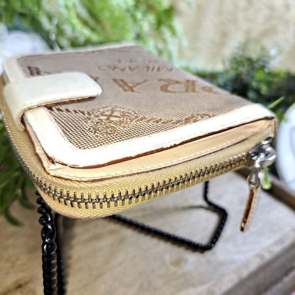 Authentic Prada Zippy Wallet - Picture 10 of 13